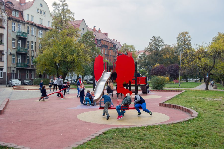 Plac zabaw przy pl. Słowiańskim